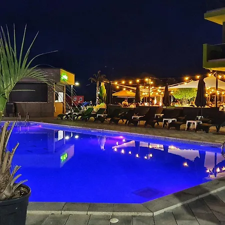 Crystal Breeze - Pool & Spa Beach Resort Apartment Navodari