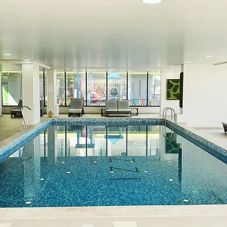 Crystal Breeze - Pool & Spa Beach Resort Navodari