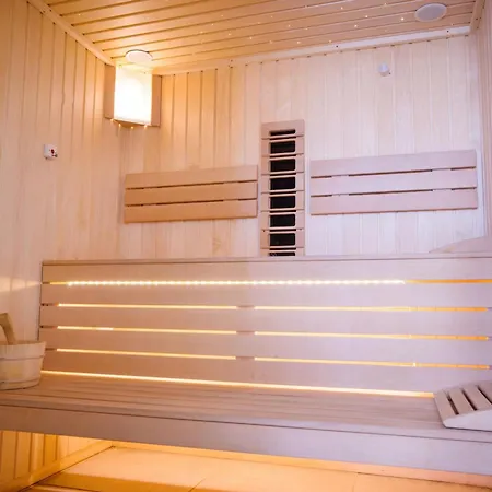 Crystal Breeze - Pool & Apartman Năvodari