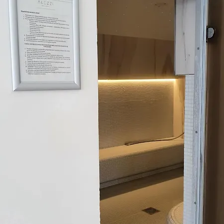 Apartment Crystal Breeze - Pool & Spa Beach Resort *