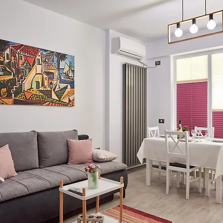 Crystal Breeze - Pool & Năvodari