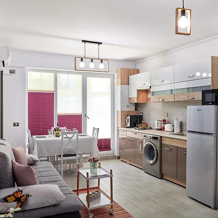 Crystal Breeze - Pool & Năvodari