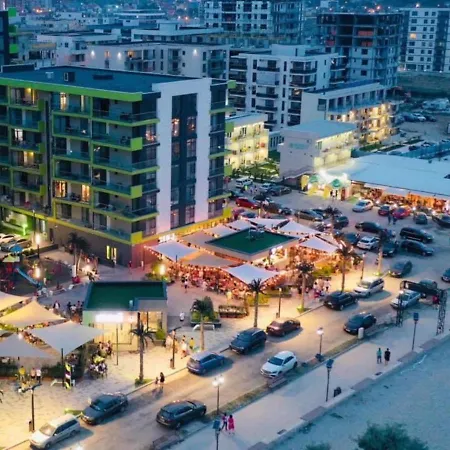 Crystal Breeze - Pool & Spa Beach Resort Apartment