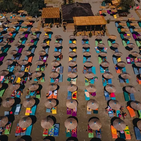 Crystal Breeze - Pool & Spa Beach Resort Apartment *