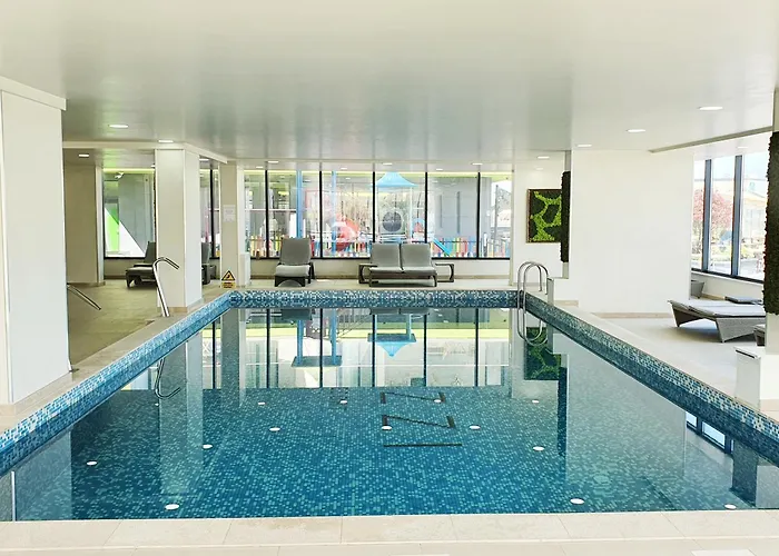 Crystal Breeze - Pool & Năvodari