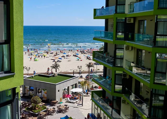 Crystal Breeze - Pool & *