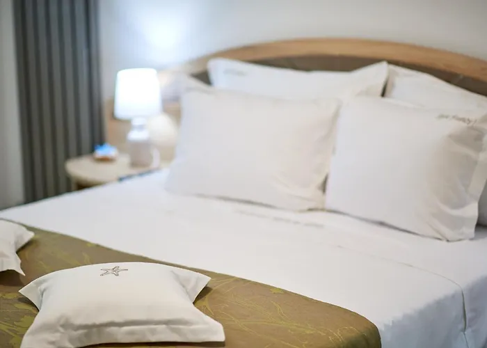 Crystal Breeze - Pool & *