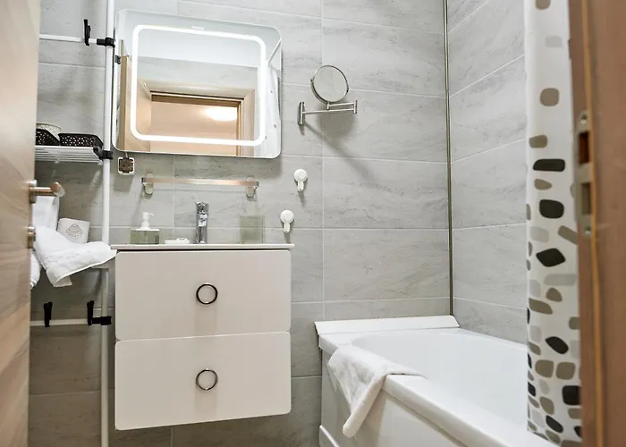 Apartamento Crystal Breeze - Pool & *