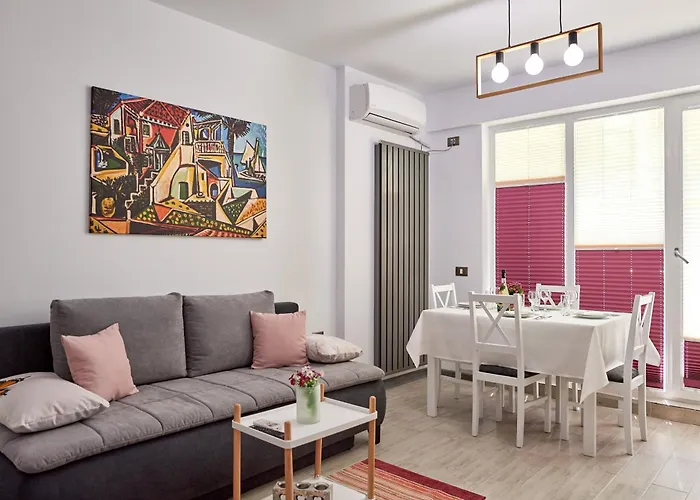 Crystal Breeze - Pool & Năvodari